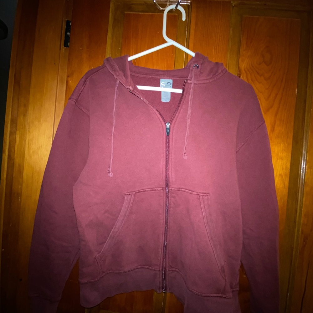Maroon Champion hoodie!